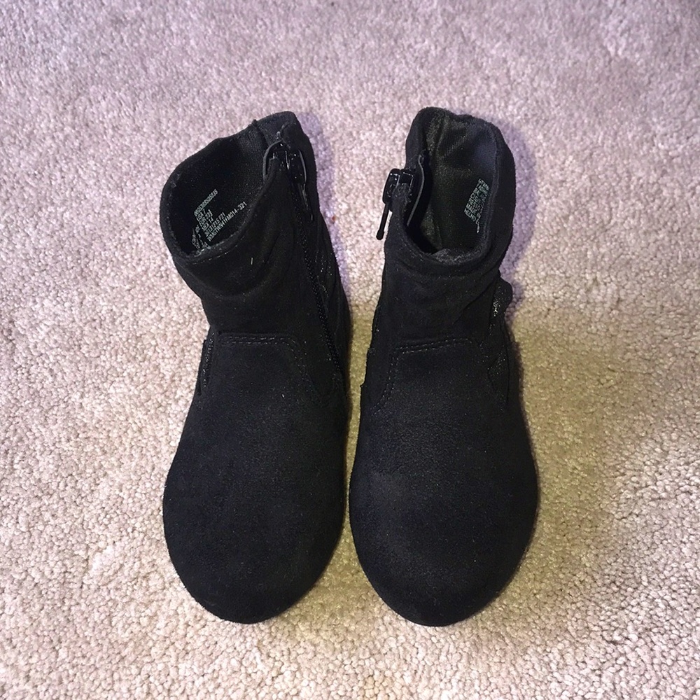 Wonder Nation Slouch Booties with Metallic Bow Detail